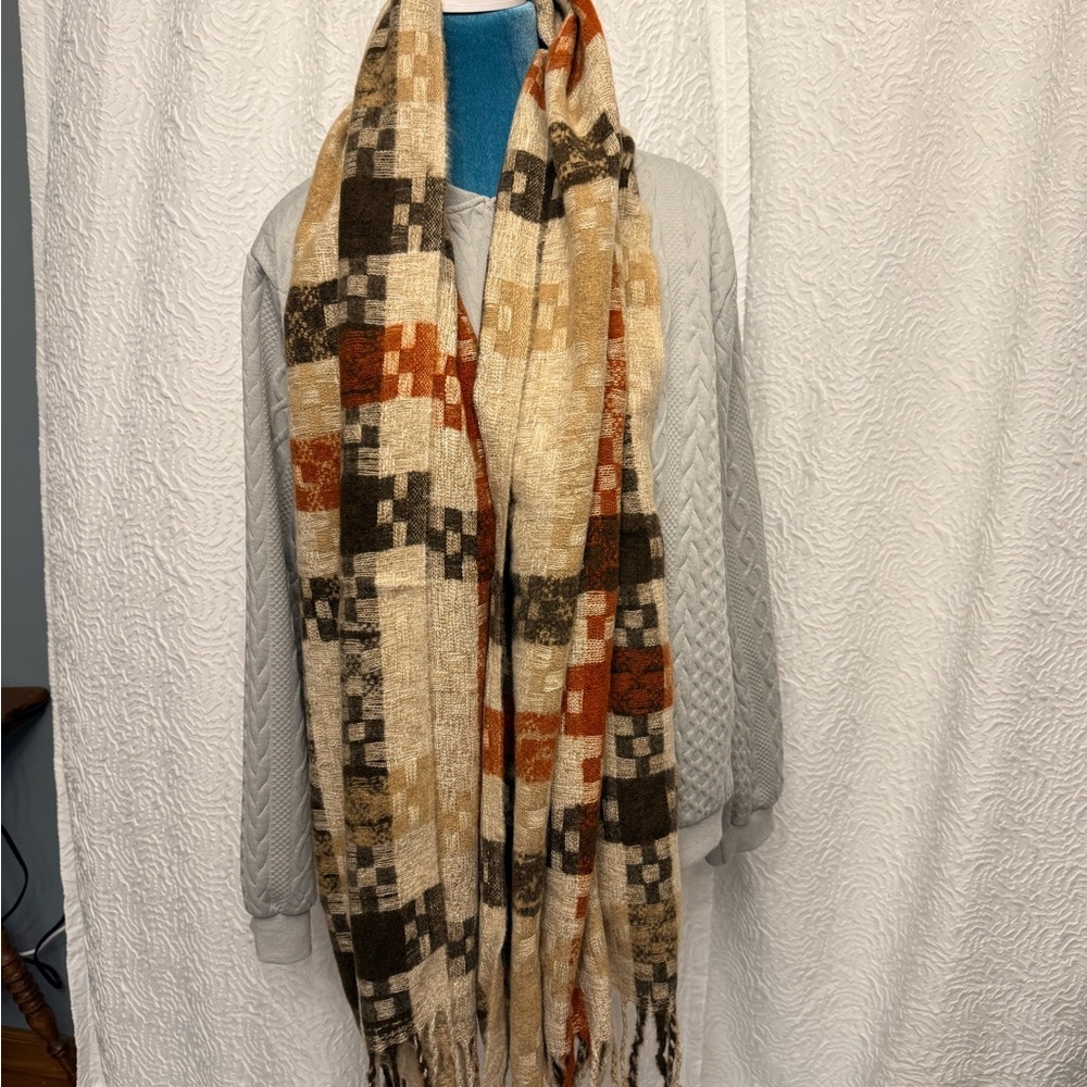 Cozy Checkered Women's Crisscross Knit
CX2 shaliang plaid scarf NWOT